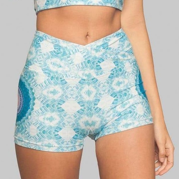 Wolven Jasmine Crossover High-Waisted Short - Small - Picture 2 of 8